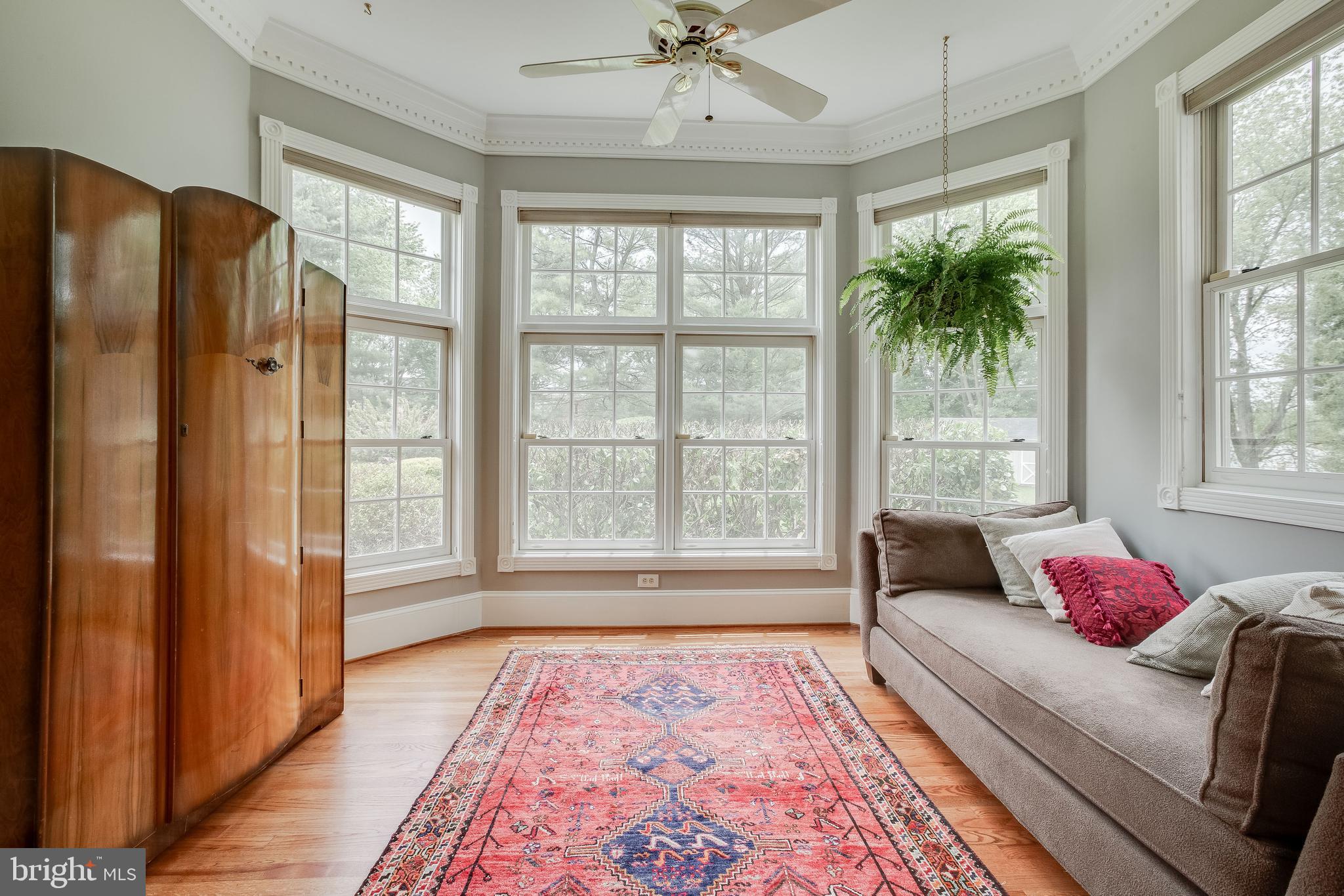 6504 Griffith Road Gaithersburg, MD 20882 - Photo 25 of 73 Master Sitting room