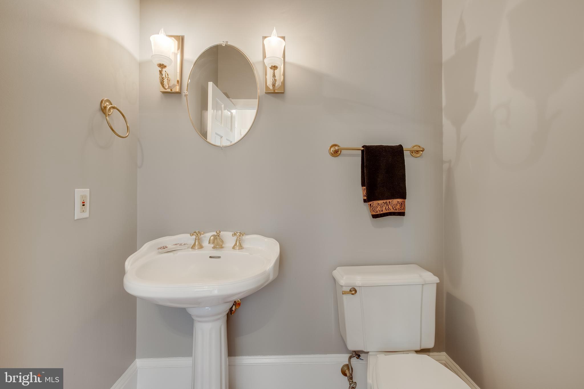 6504 Griffith Road Gaithersburg, MD 20882 - Photo 29 of 73 Powder room