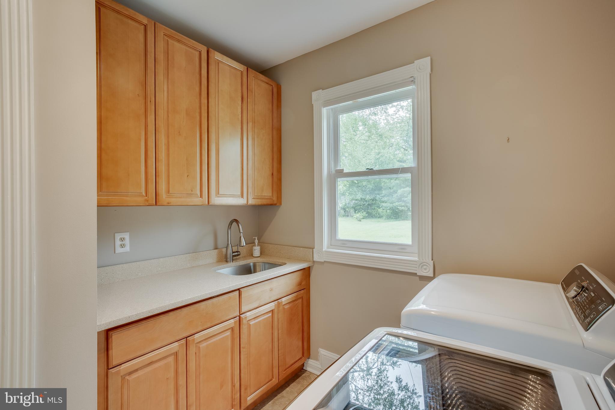 6504 Griffith Road Gaithersburg, MD 20882 - Photo 30 of 73 Updated Laundry room w/granite counter