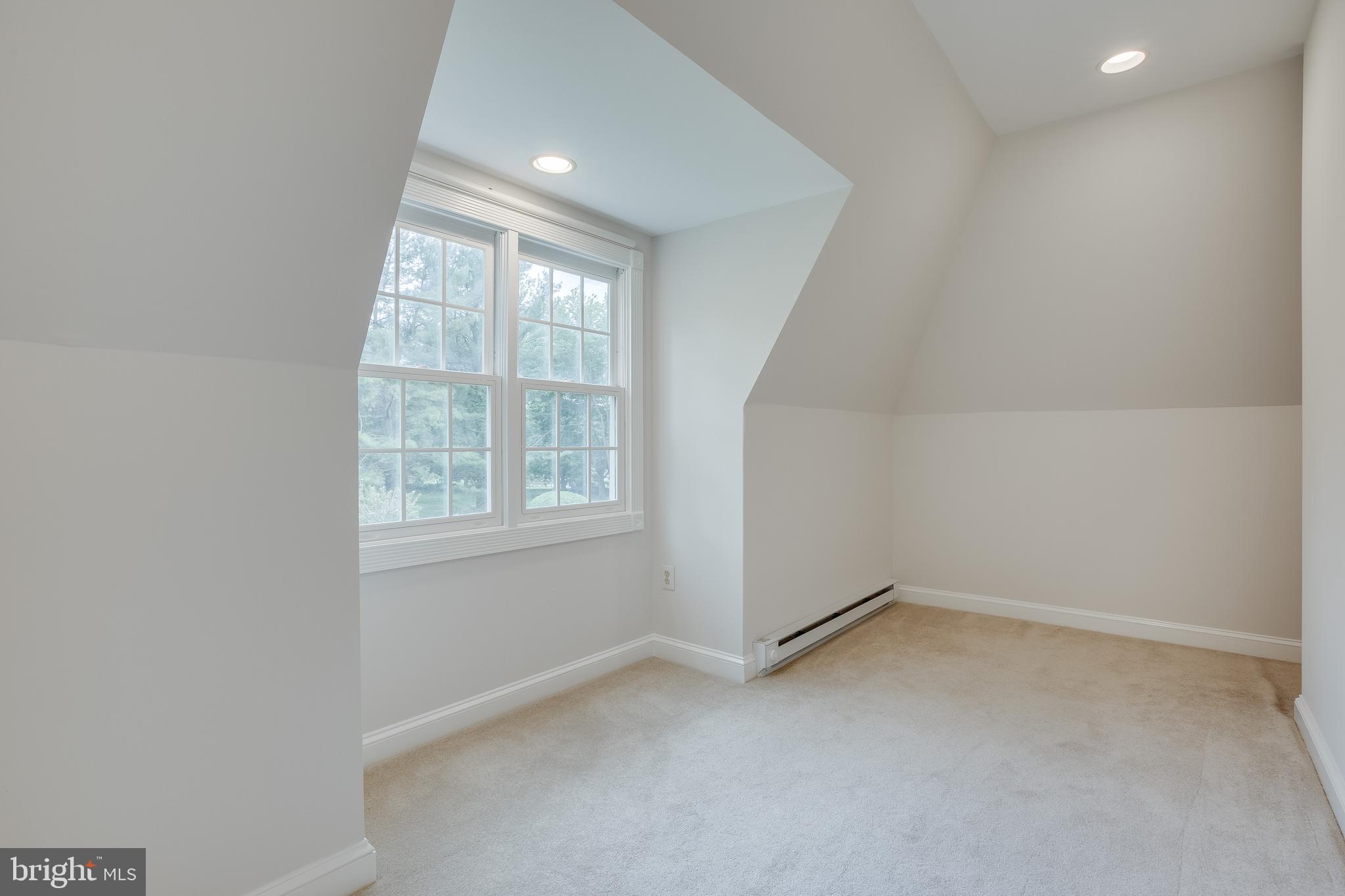 6504 Griffith Road Gaithersburg, MD 20882 - Photo 33 of 73 Bonus room off Great room