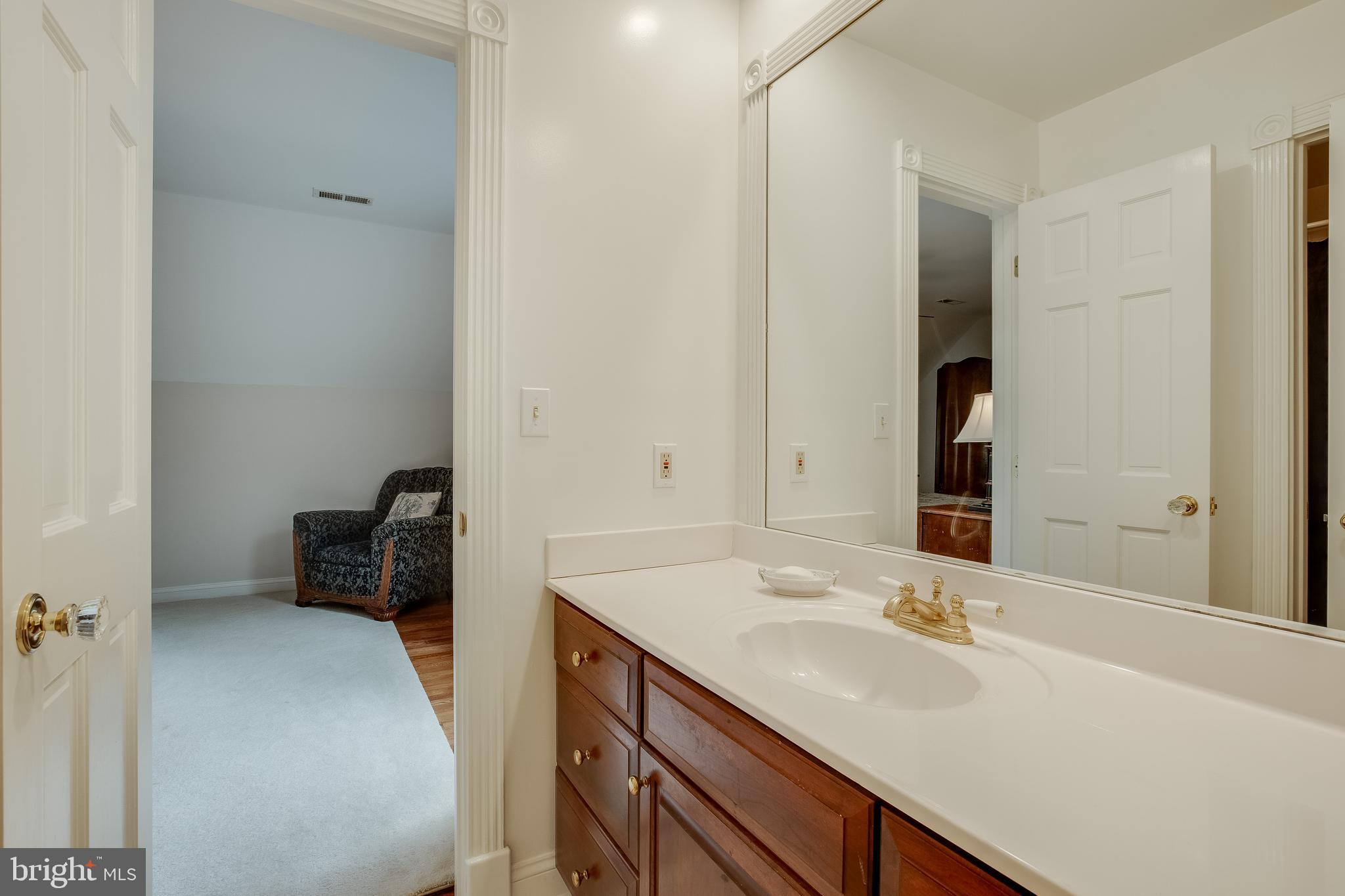 6504 Griffith Road Gaithersburg, MD 20882 - Photo 37 of 73 Bath w/double sinks