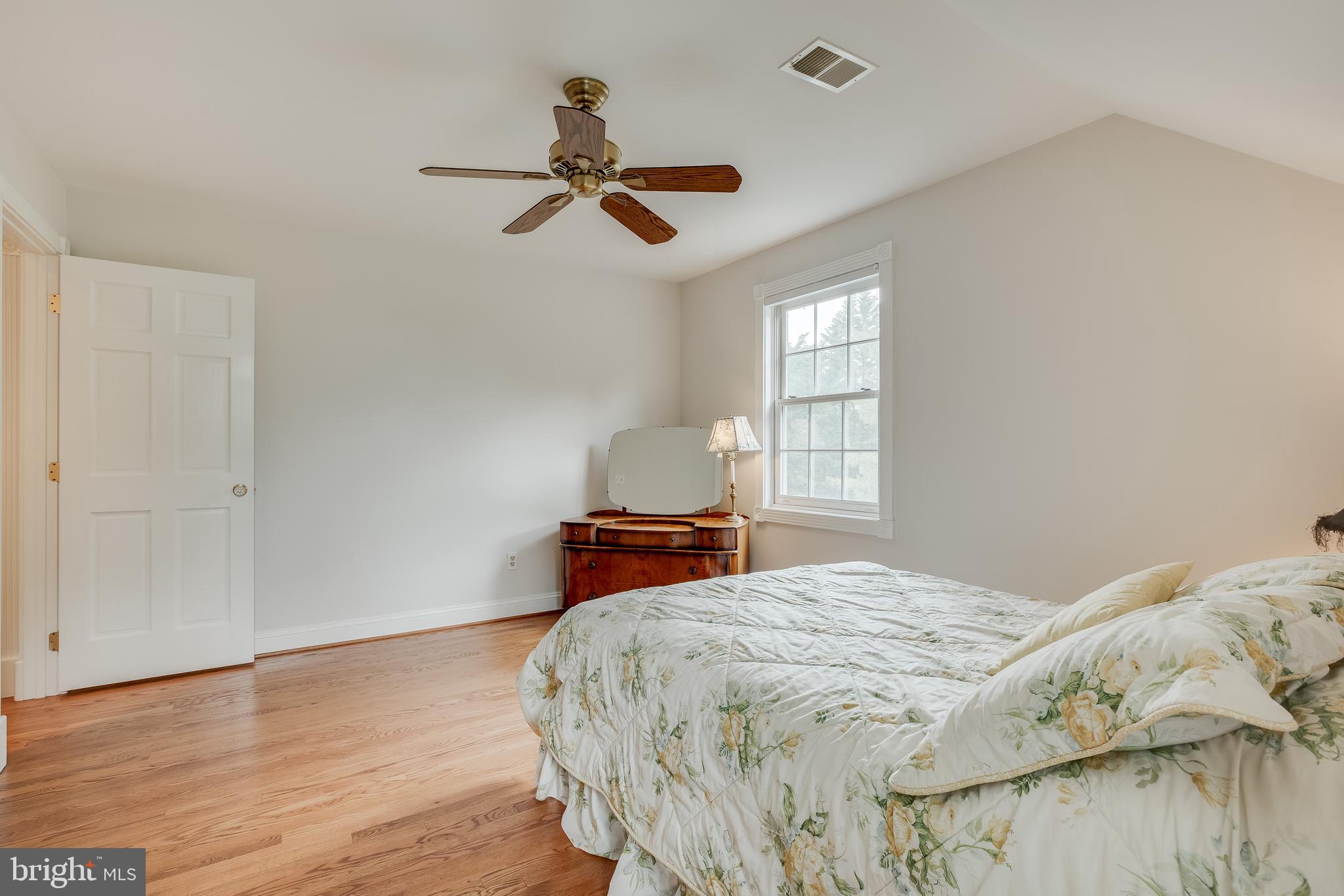 6504 Griffith Road Gaithersburg, MD 20882 - Photo 40 of 73 All bedrooms have walk-in closets