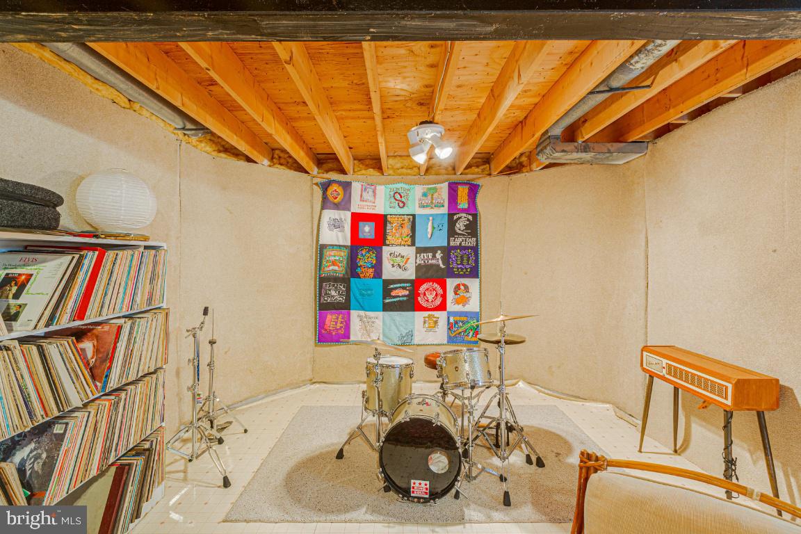 6504 Griffith Road Gaithersburg, MD 20882 - Photo 47 of 73 Music area in basement