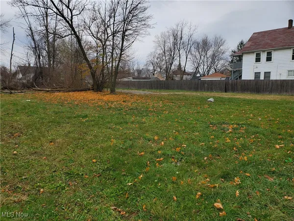 $9,500 | 901-905 West 14th Street, Lorain, OH 44052