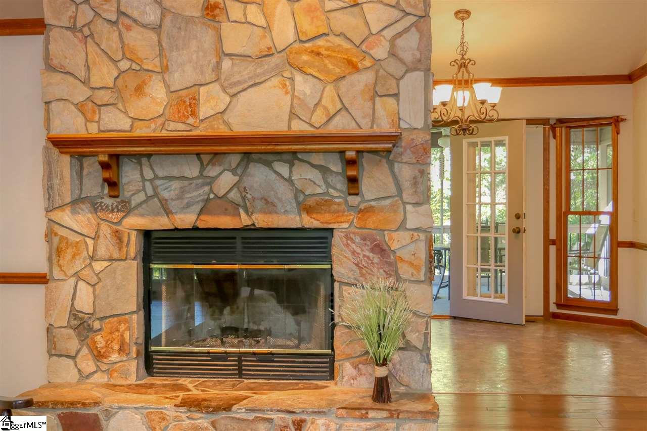 431 Windmont Road Pickens, SC 29671 - Photo 5 of 34