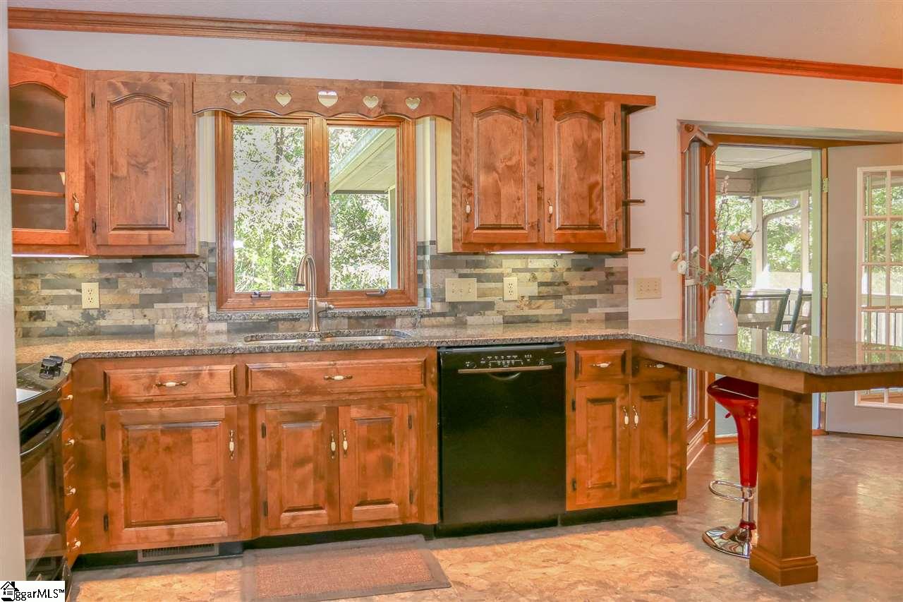 431 Windmont Road Pickens, SC 29671 - Photo 10 of 34