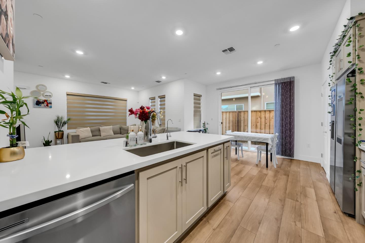 122 West Riverside Place Tracy, CA 95391 - Photo 14 of 41