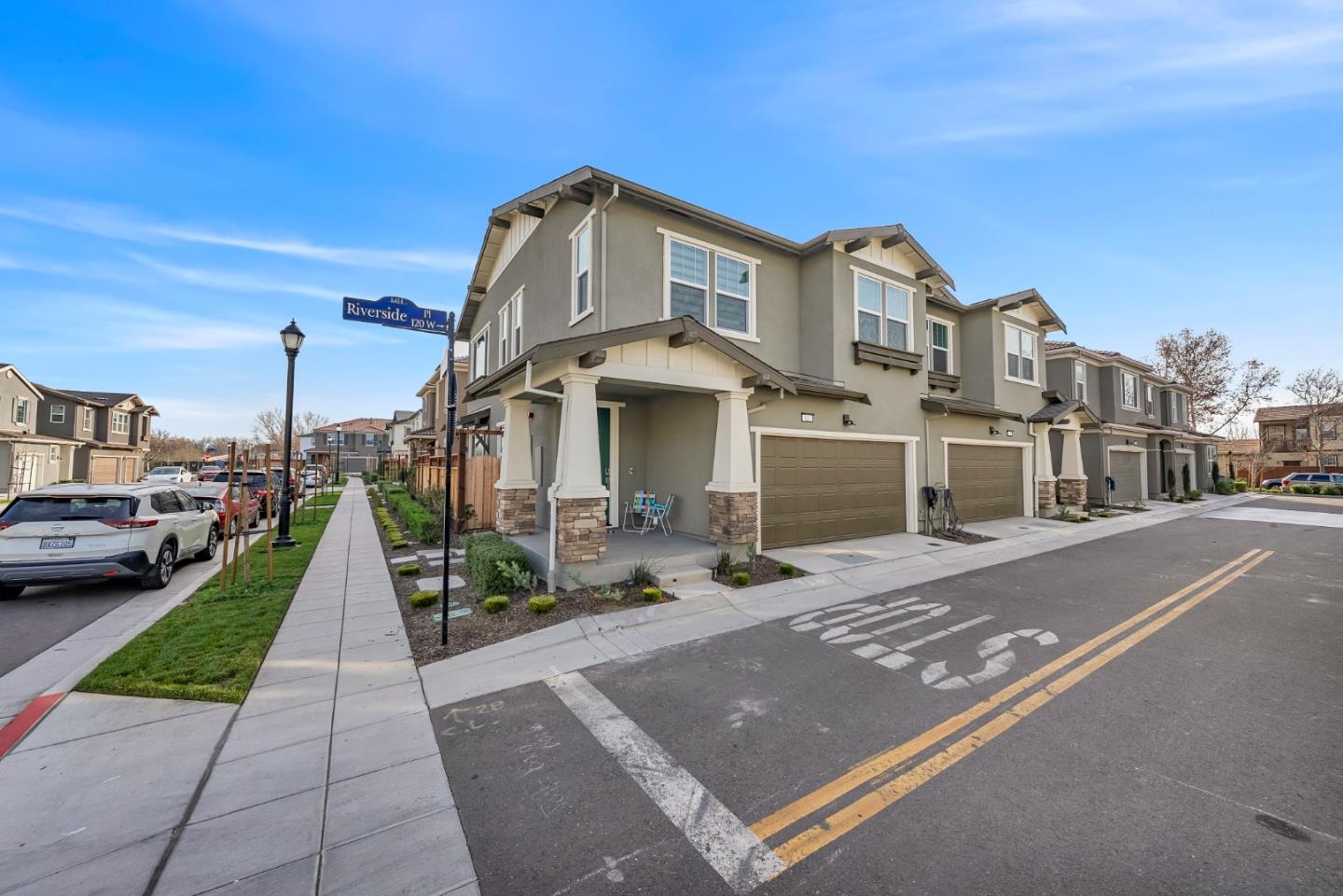 122 West Riverside Place Tracy, CA 95391 - Photo 2 of 41