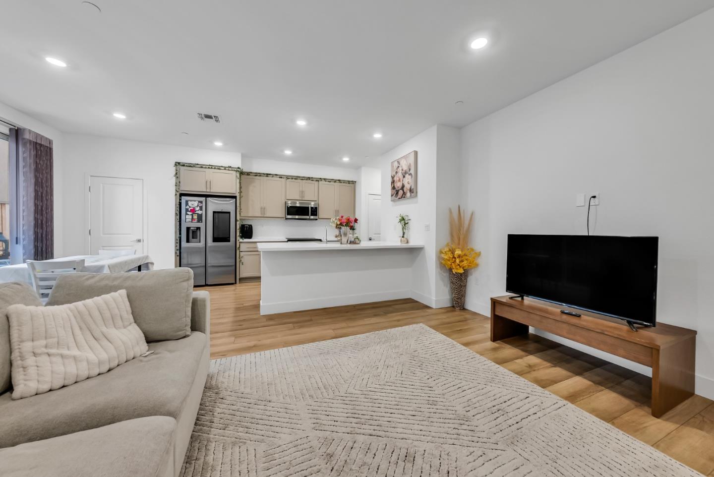 122 West Riverside Place Tracy, CA 95391 - Photo 10 of 41