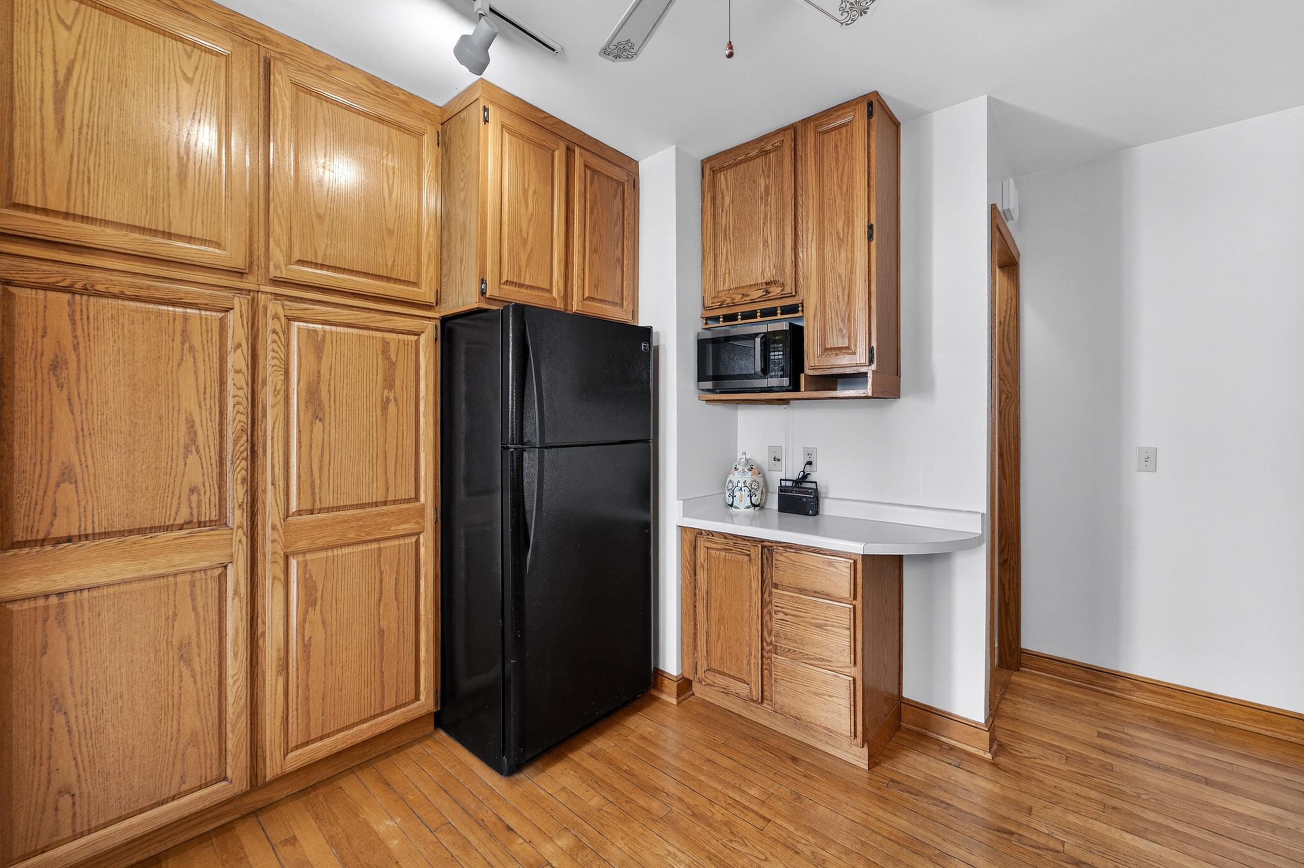 1402 Farragut Street Madison, WI 53704 - Photo 11 of 47