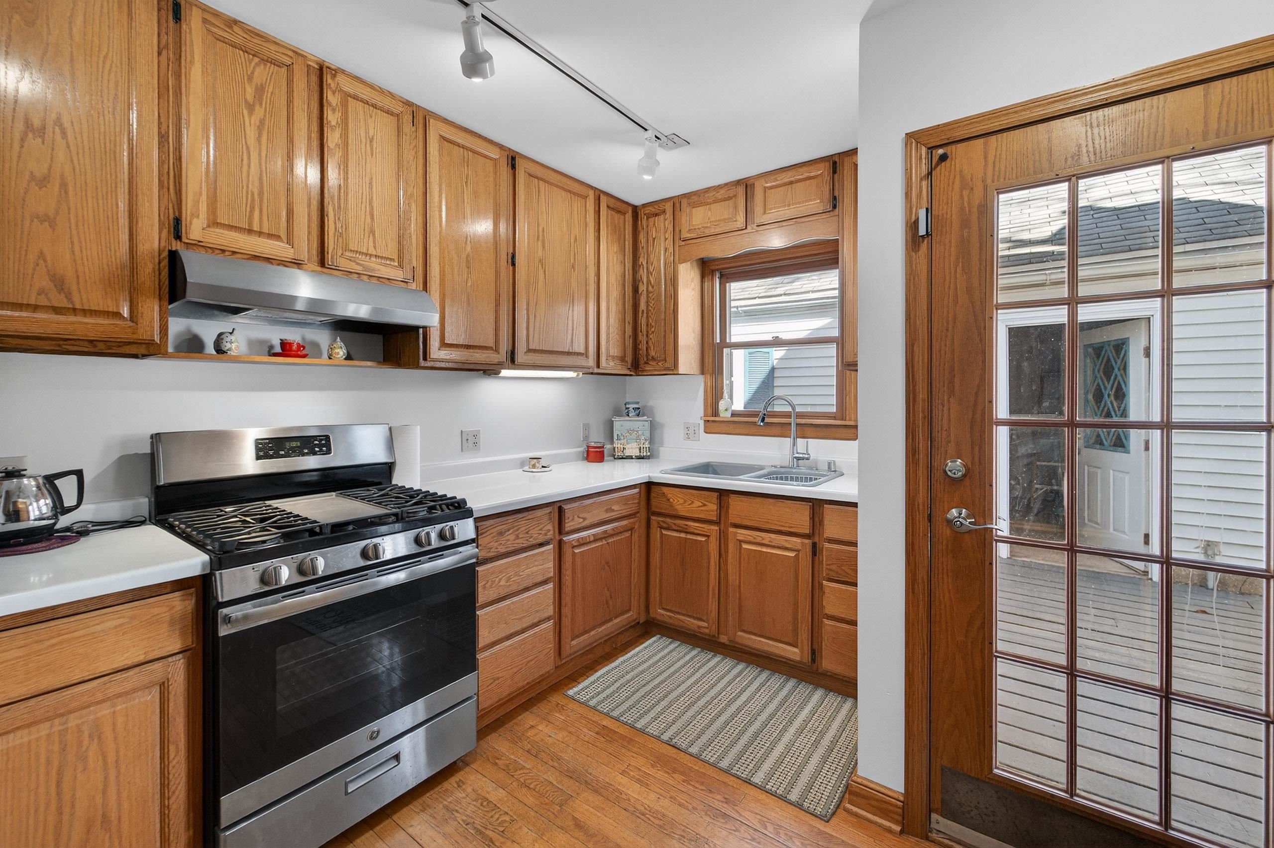 1402 Farragut Street Madison, WI 53704 - Photo 13 of 47