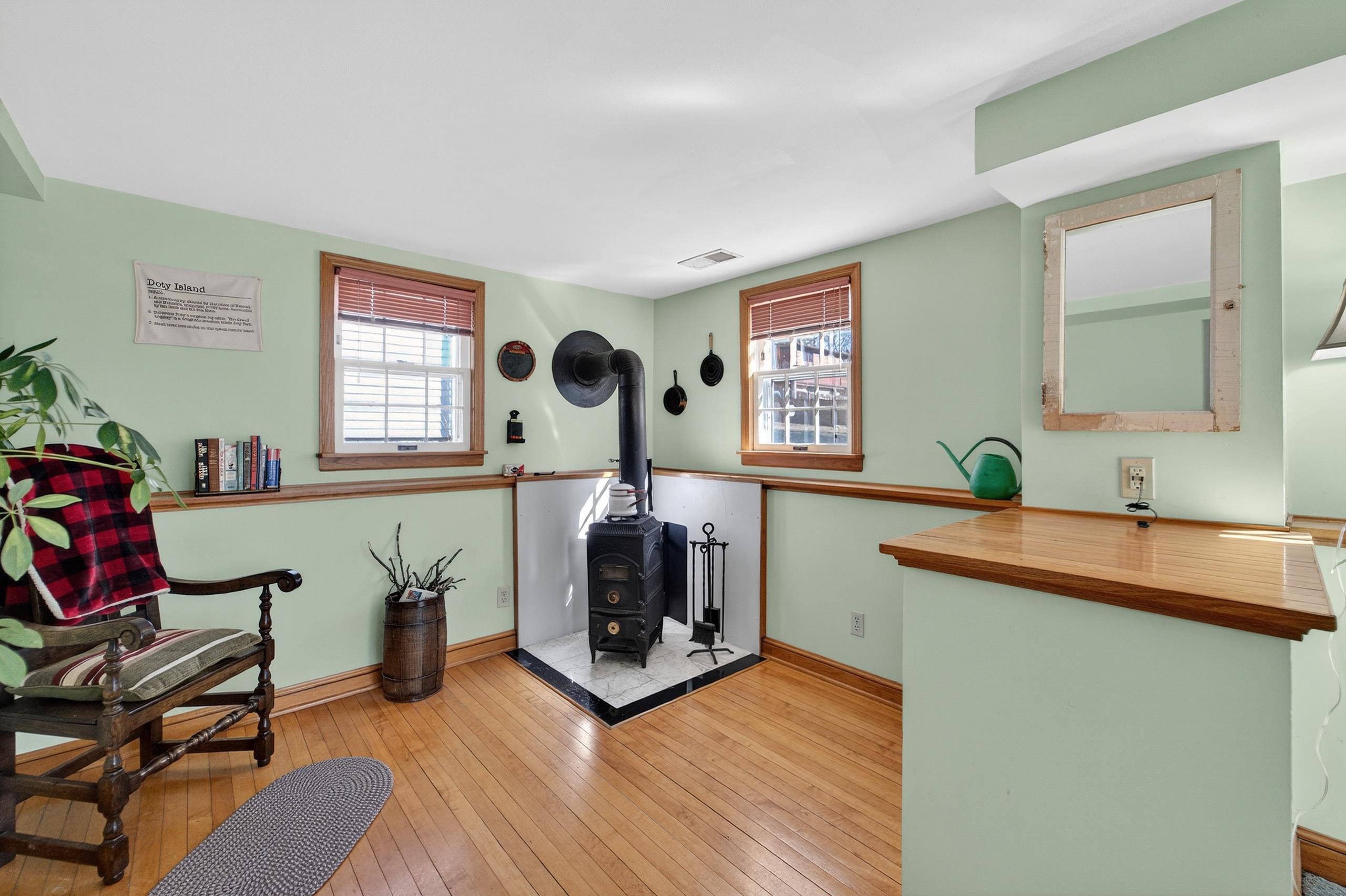 1402 Farragut Street Madison, WI 53704 - Photo 16 of 47