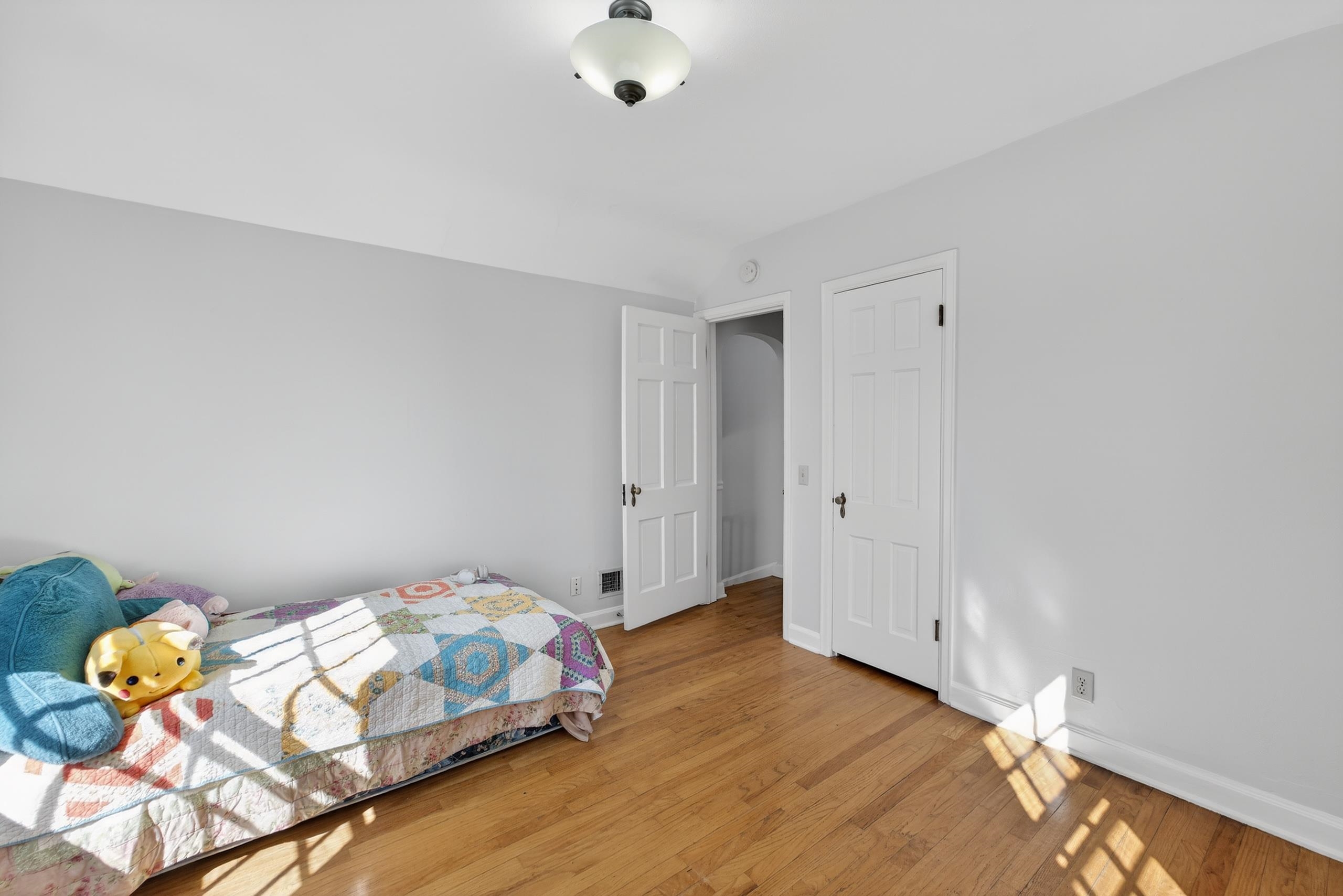 1402 Farragut Street Madison, WI 53704 - Photo 19 of 47