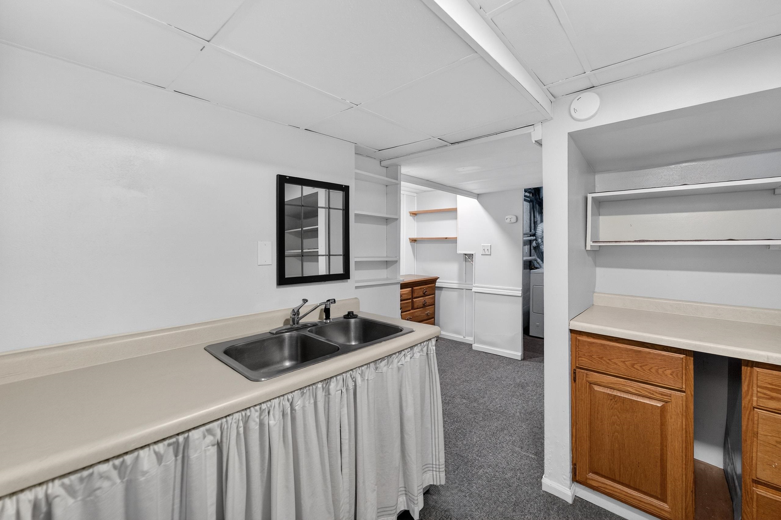 1402 Farragut Street Madison, WI 53704 - Photo 33 of 47