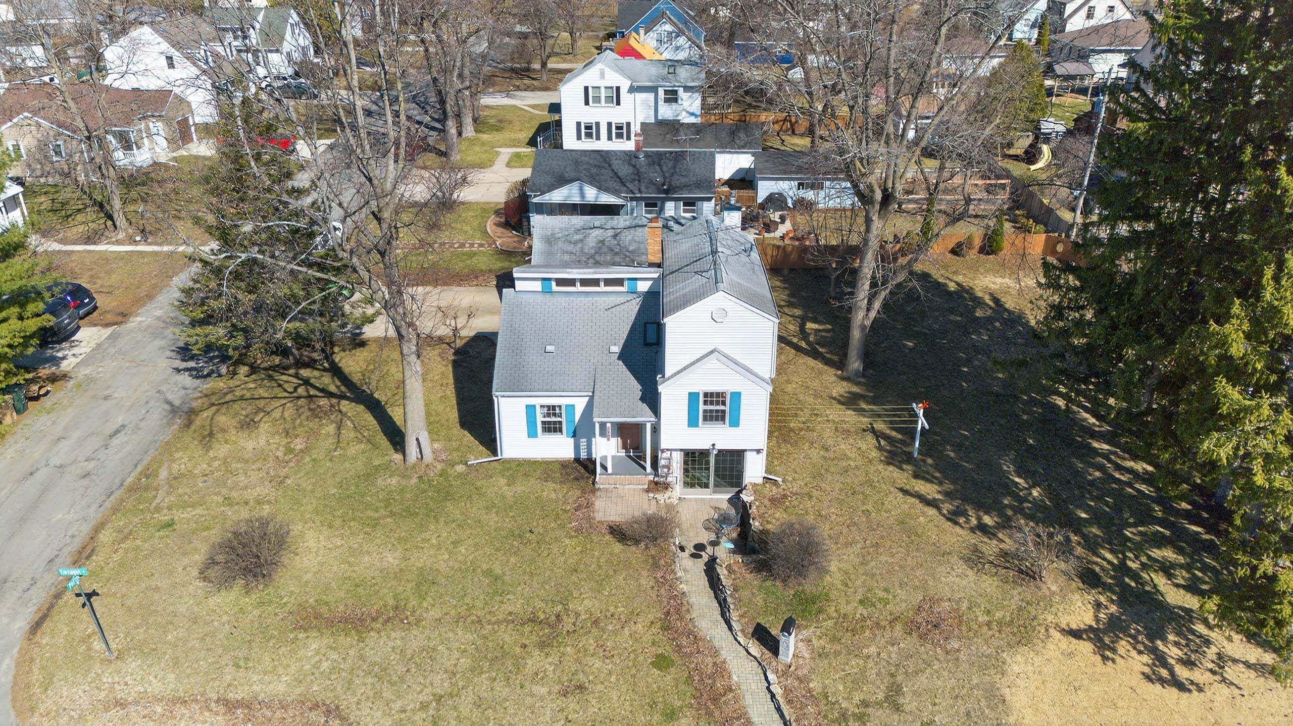 1402 Farragut Street Madison, WI 53704 - Photo 41 of 47