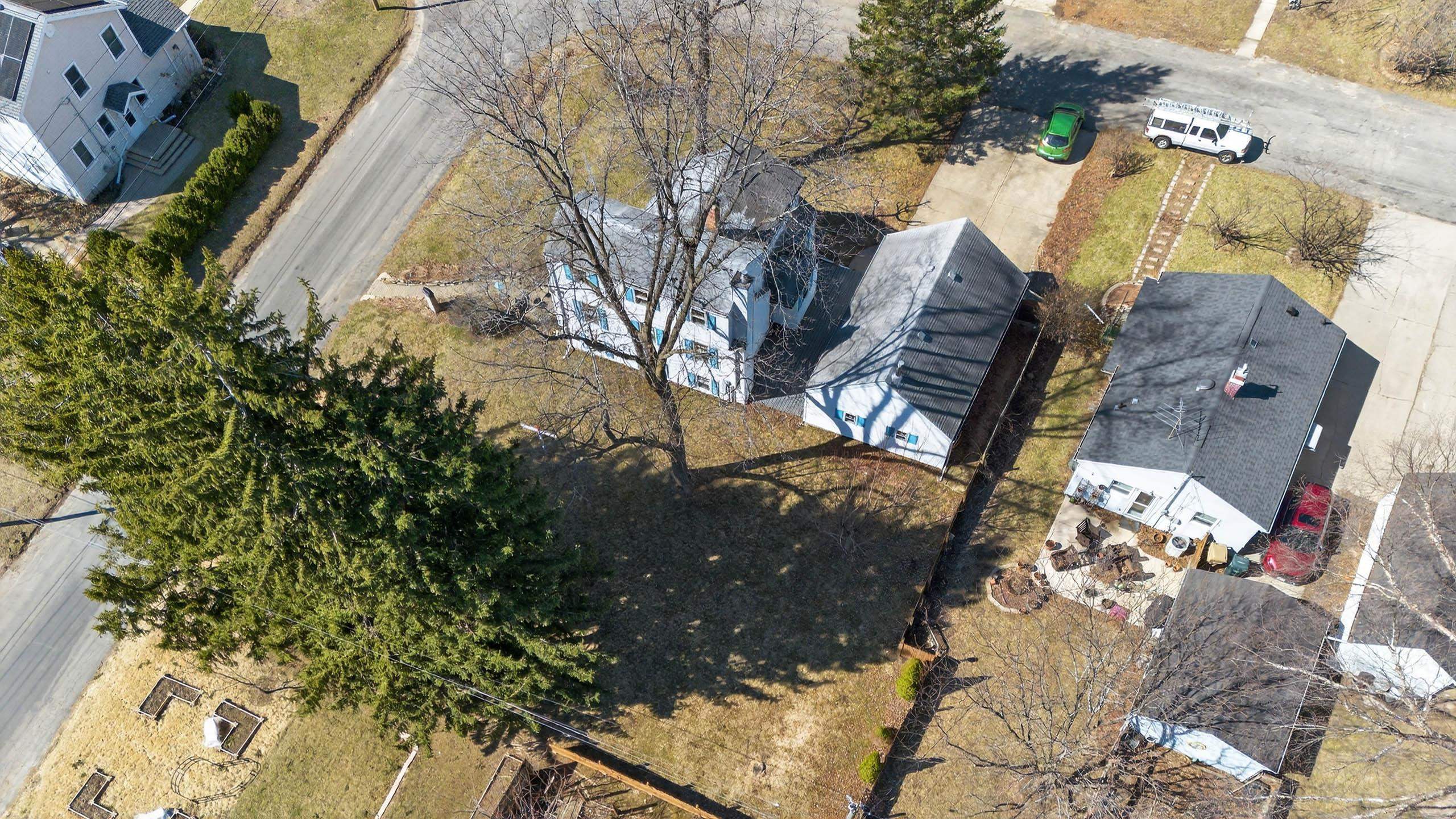 1402 Farragut Street Madison, WI 53704 - Photo 42 of 47