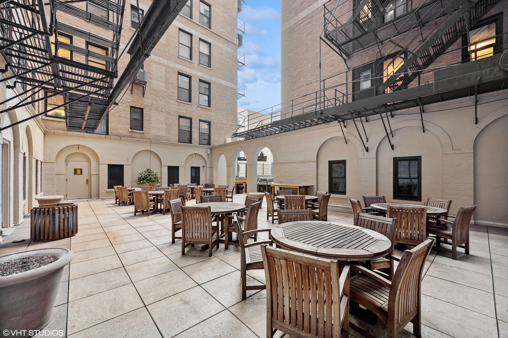 3100 North Sheridan Road, Unit 4D Chicago, IL 60657 - Photo 20 of 21 a view of a patio with couches table and chairs