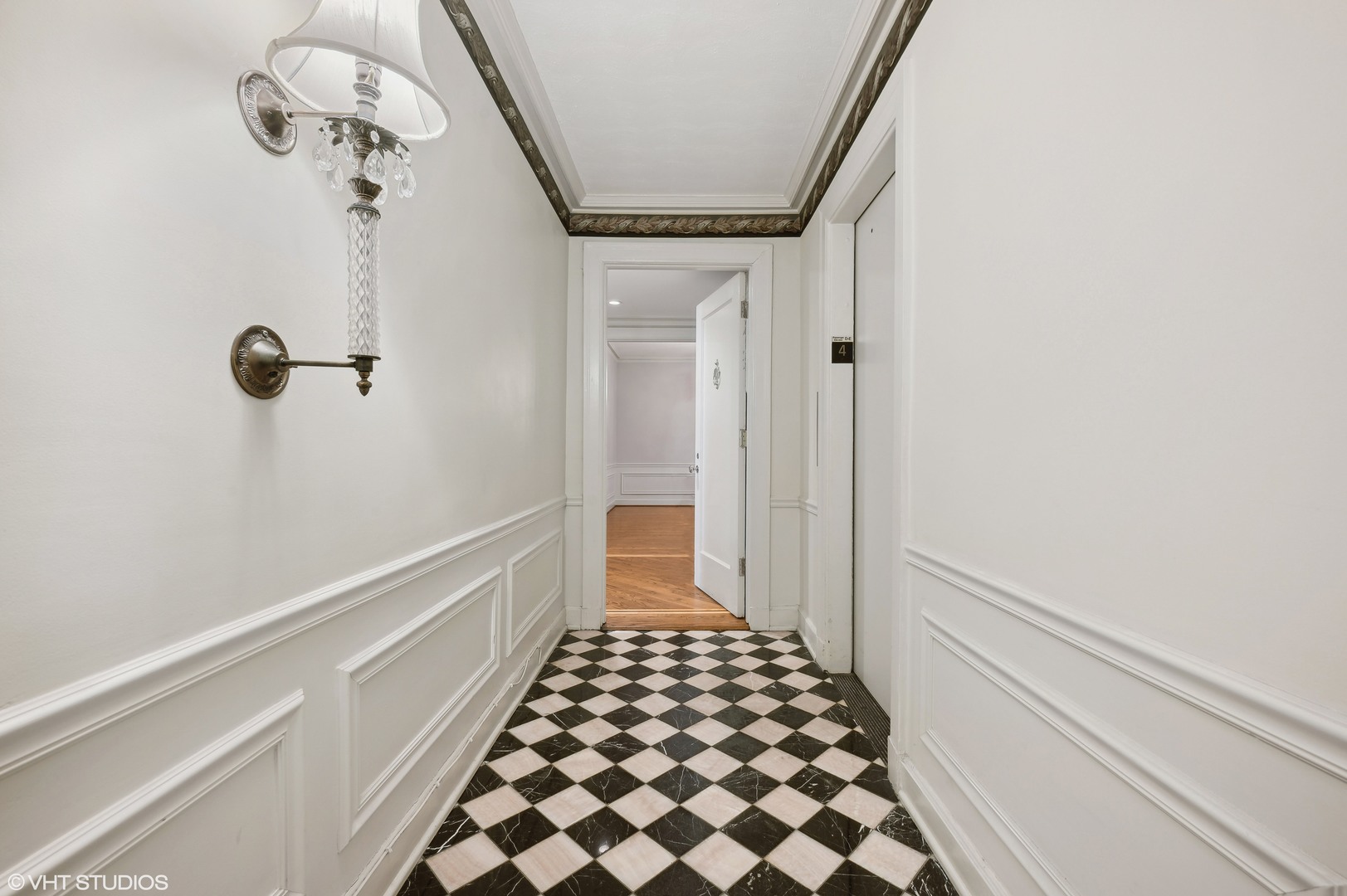 3100 North Sheridan Road, Unit 4D Chicago, IL 60657 - Photo 4 of 21 a bathroom with a bathtub and a shower