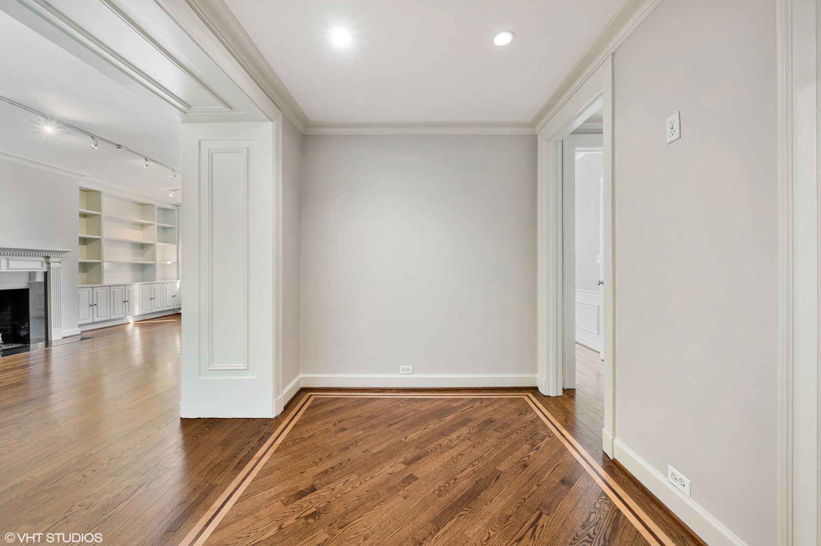 3100 North Sheridan Road, Unit 4D Chicago, IL 60657 - Photo 5 of 21 a view of empty room with wooden floor