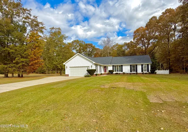 $319,000 | 4569 Hunter Creek Drive, La Grange, NC 28551