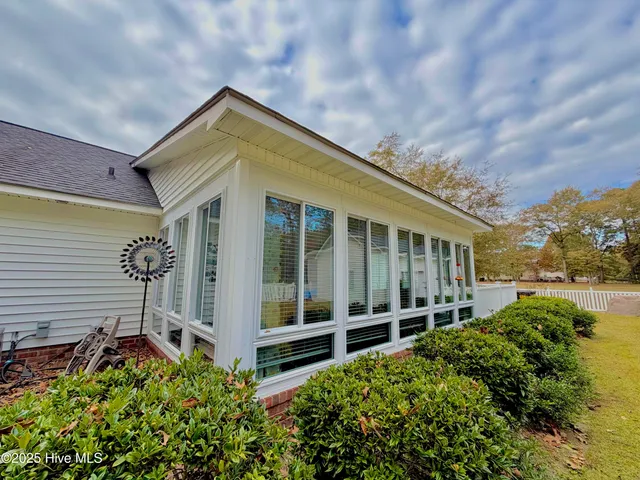 $319,000 | 4569 Hunter Creek Drive, La Grange, NC 28551