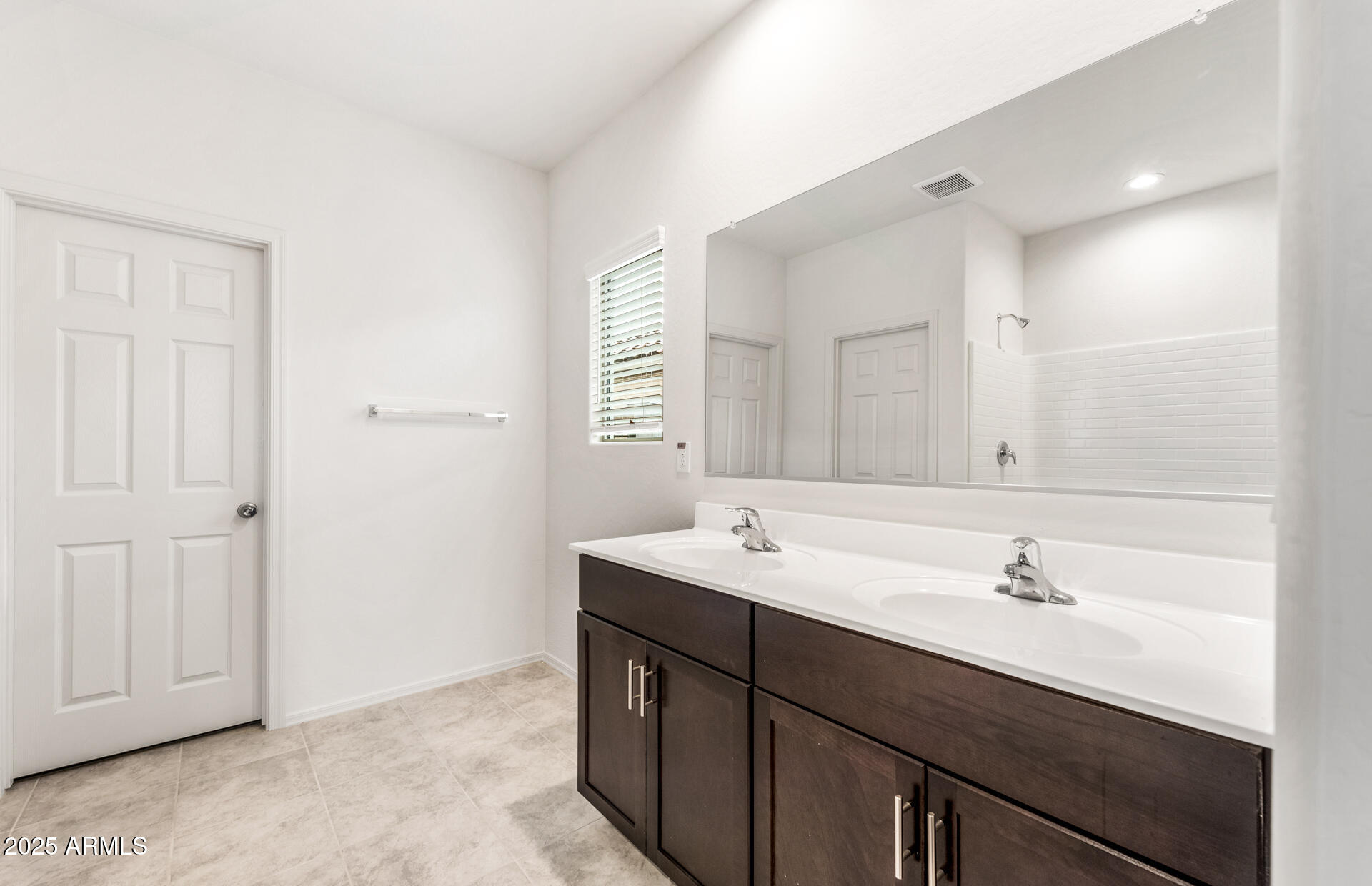 25474 West Chipman Road Buckeye, AZ 85326 - Photo 13 of 21 11.Owner Bath