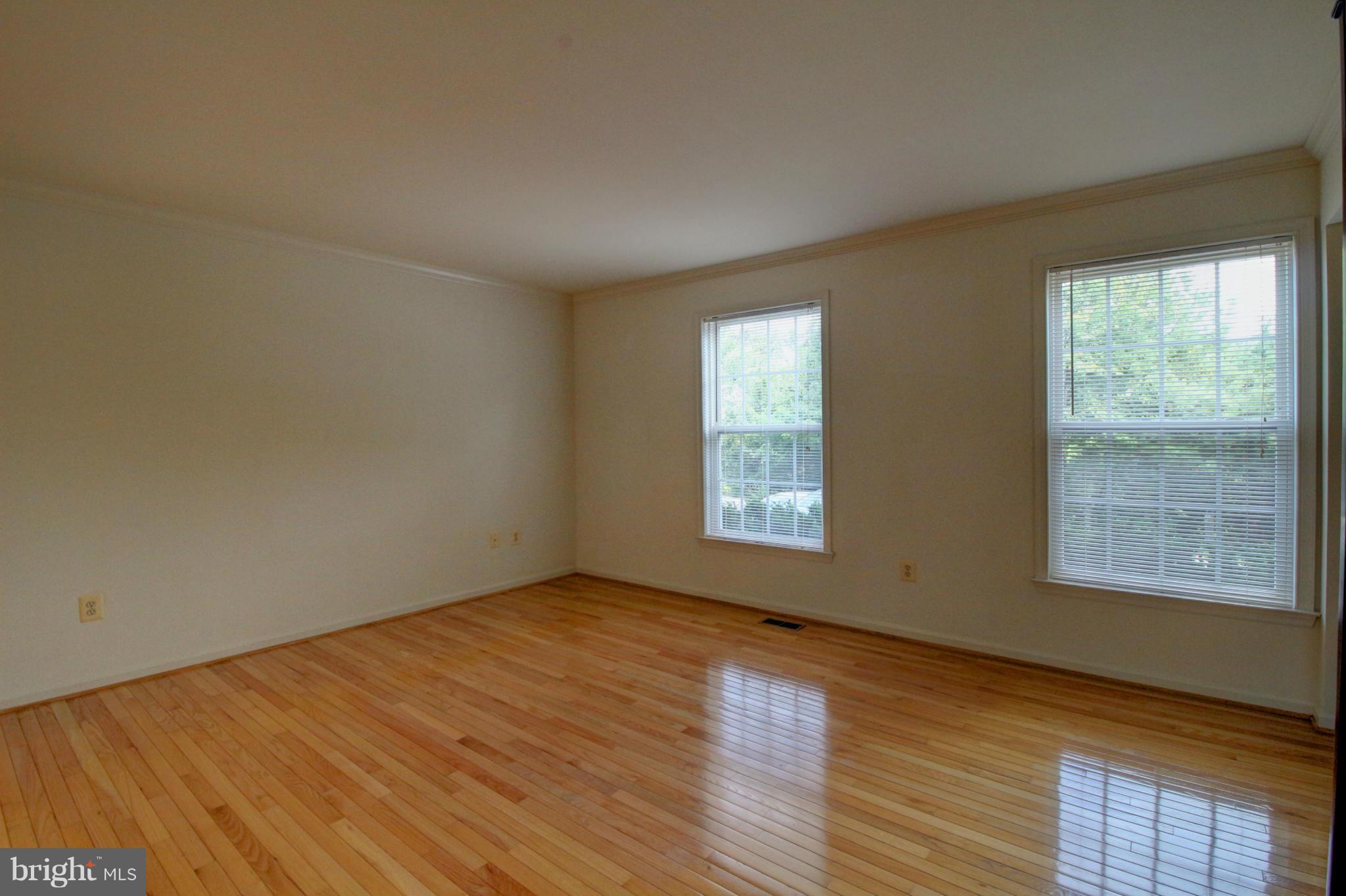 8020 Roland Court Elkridge, MD 21075 - Photo 8 of 30 Living Room