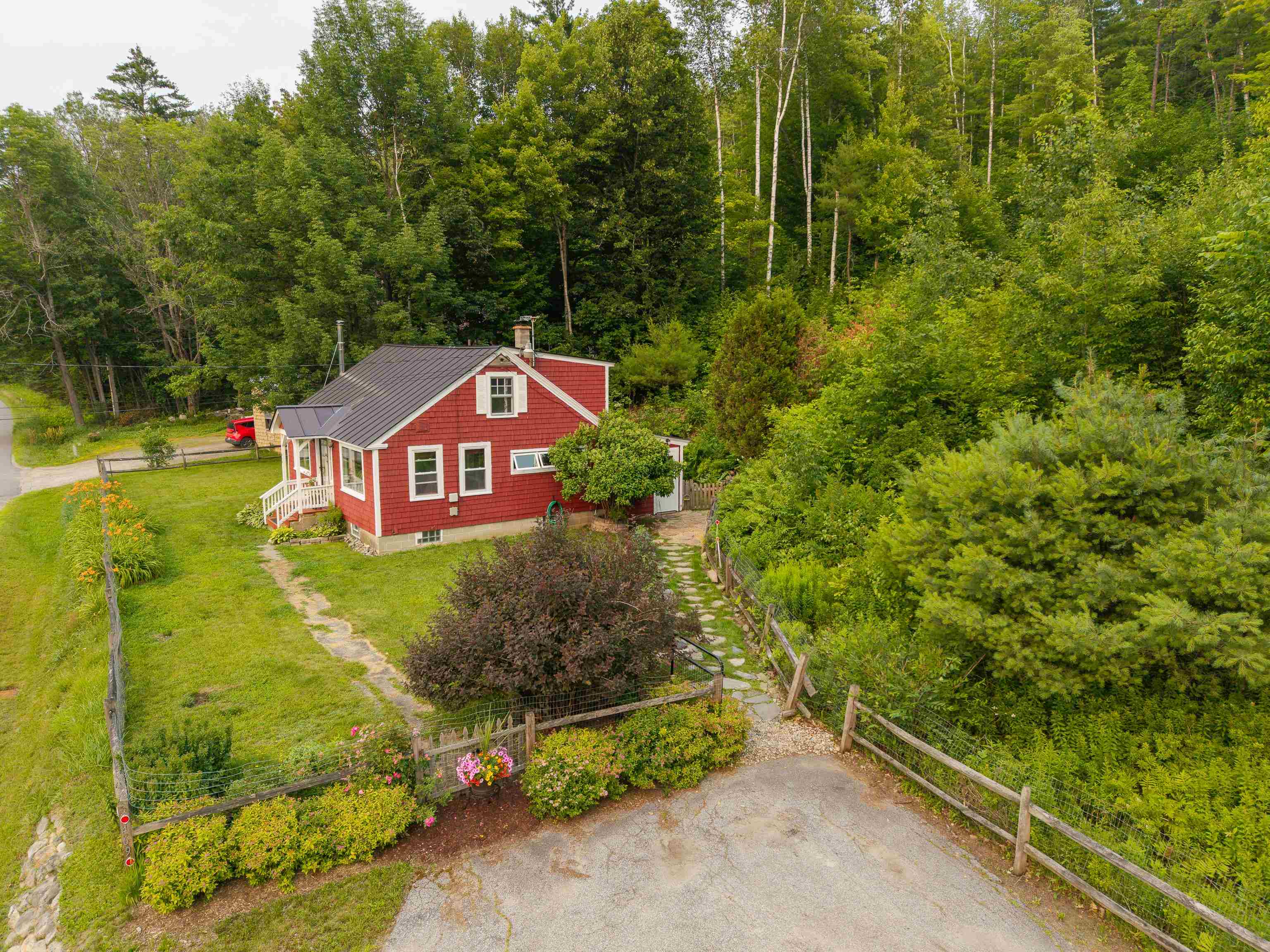 469 Whitefield Road Whitefield, NH 03598 - Photo 2 of 37