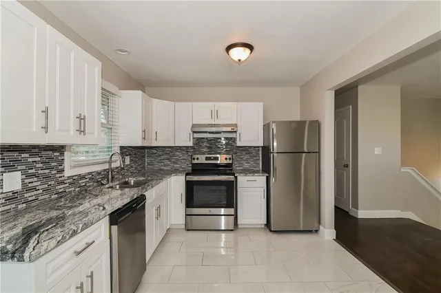 $1,825 | 6632 East 134th Street, Grandview, MO 64030