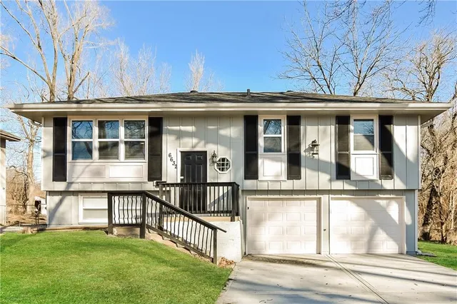 $1,825 | 6632 East 134th Street, Grandview, MO 64030