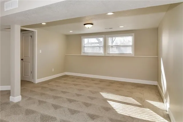 $1,825 | 6632 East 134th Street, Grandview, MO 64030