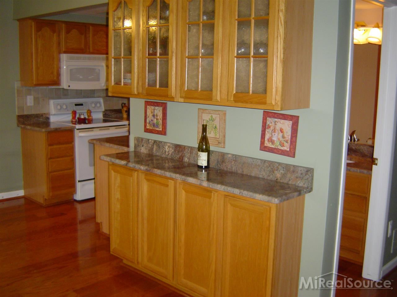 621 Oakbrook West, Unit 14 Rochester, MI 48307 - Photo 2 of 19 31228741-1.JPG