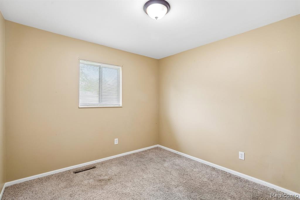 717 Murphy Court Linden, MI 48451 - Photo 13 of 29
