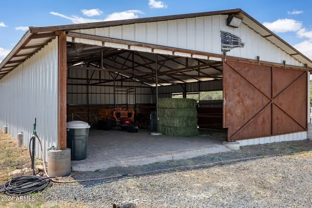 $1,690,000 | 5247 Highway 260, Pinedale, AZ 85901