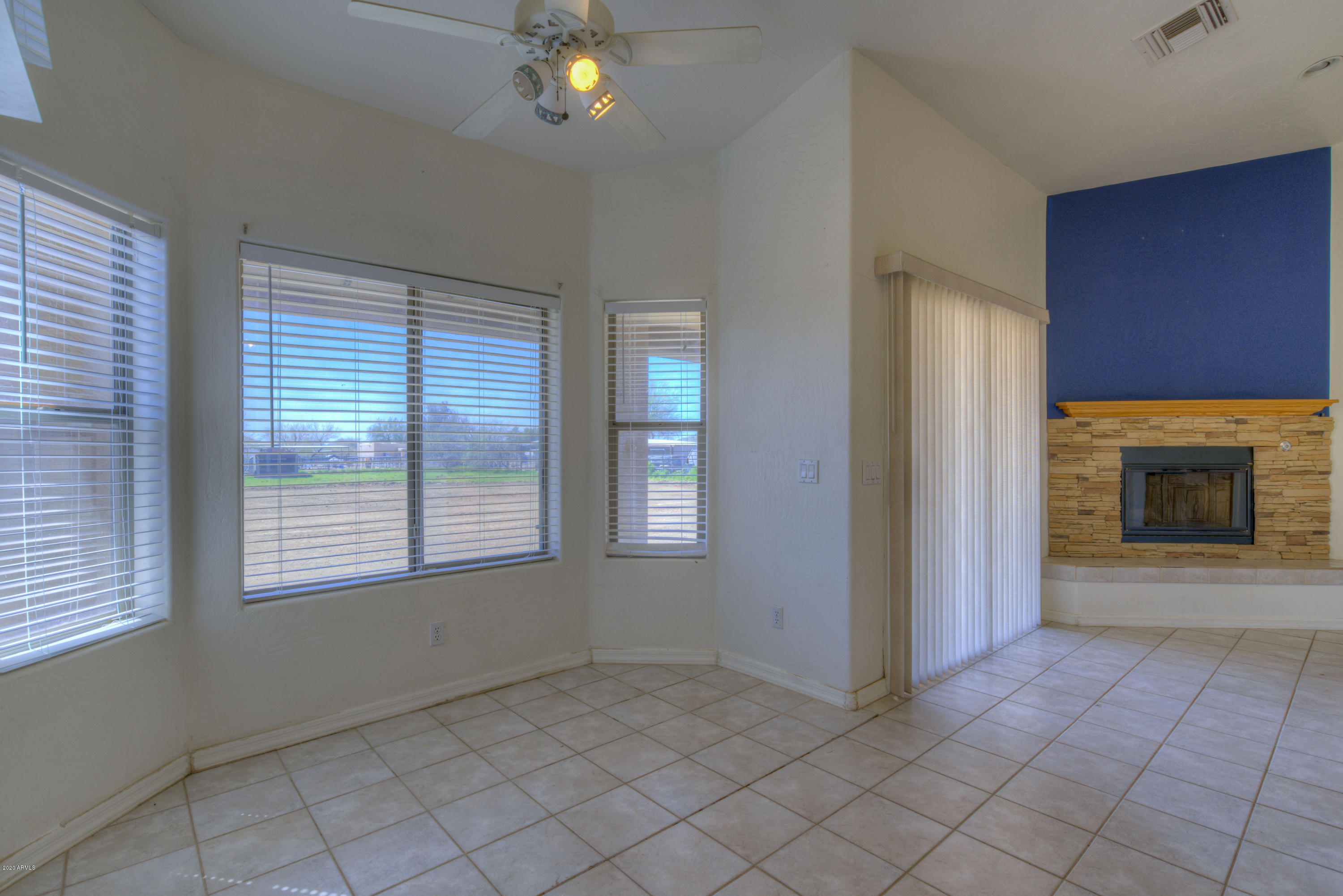501 East Cloud Road Phoenix, AZ 85086 - Photo 14 of 29 Dinning nook off kitchen