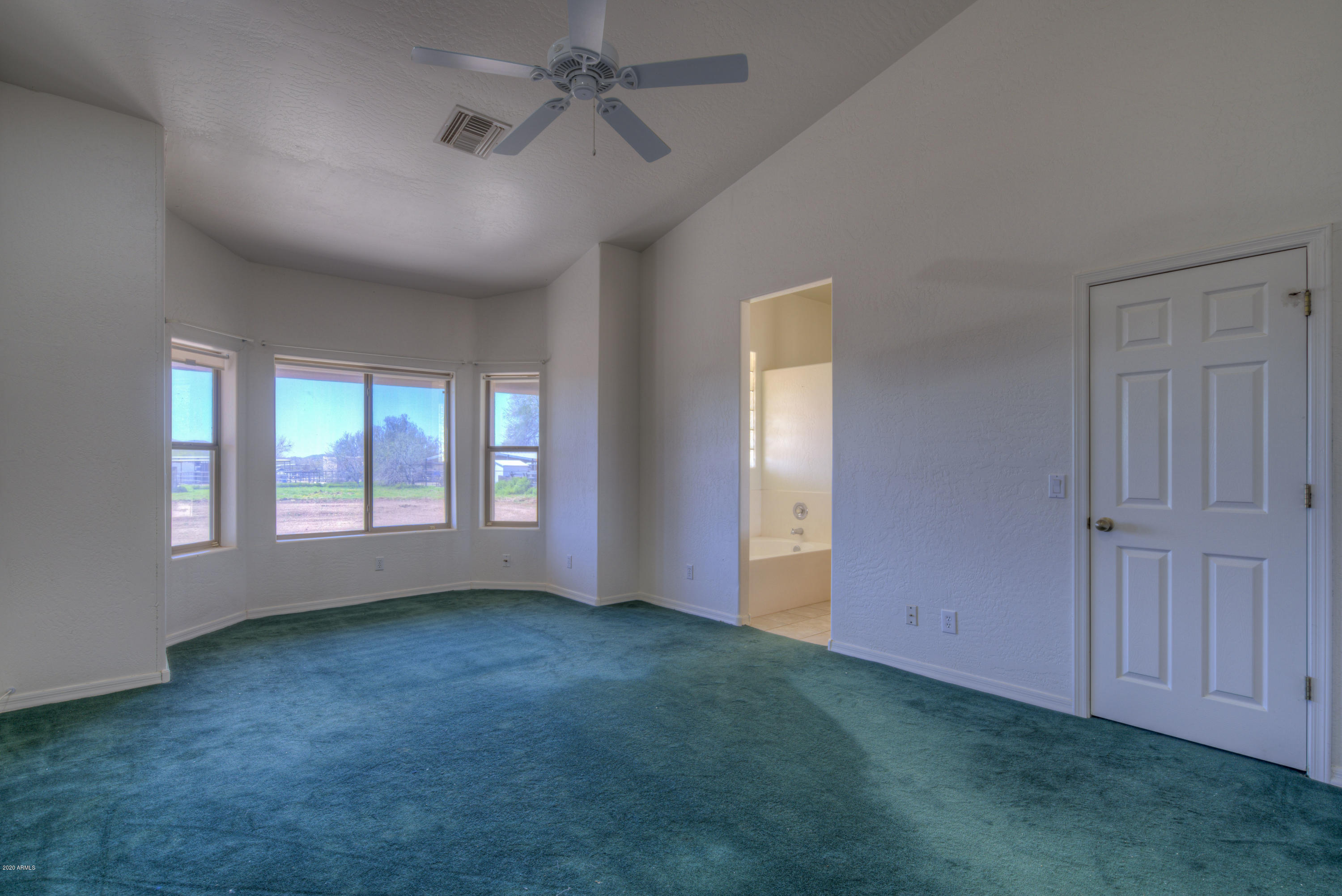 501 East Cloud Road Phoenix, AZ 85086 - Photo 16 of 29 Master bedroom