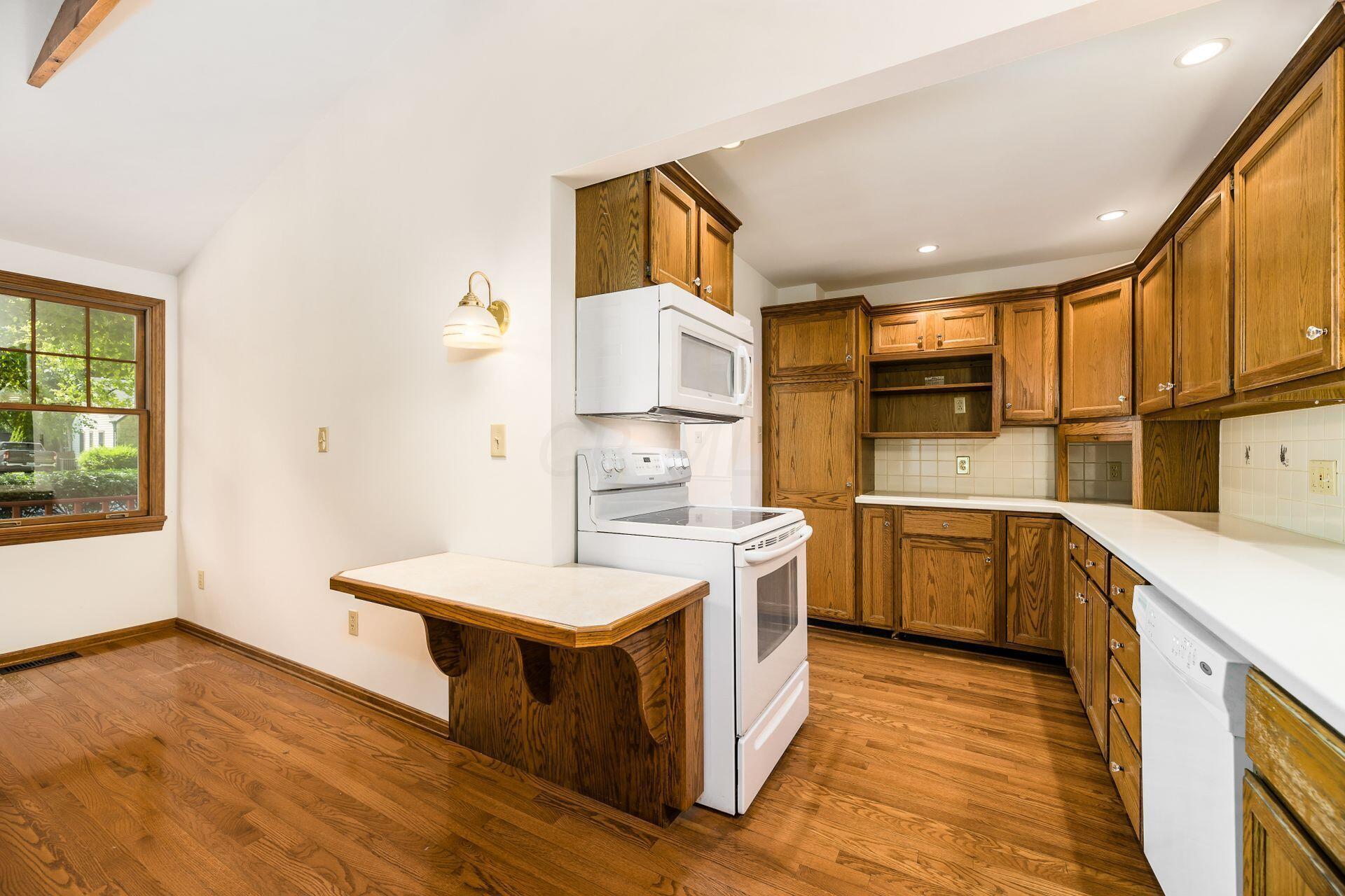 2247 Ridgeview Road Upper Arlington, OH 43221 - Photo 11 of 46