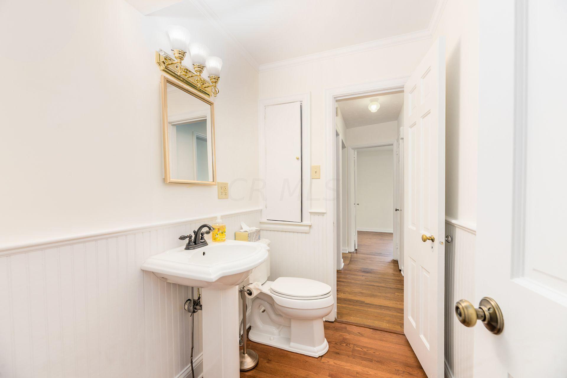 2247 Ridgeview Road Upper Arlington, OH 43221 - Photo 17 of 46