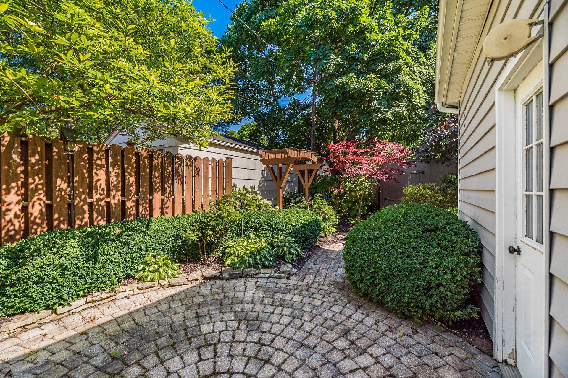 2247 Ridgeview Road Upper Arlington, OH 43221 - Photo 42 of 46