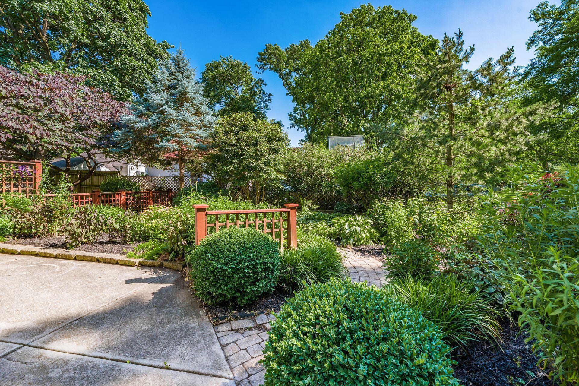 2247 Ridgeview Road Upper Arlington, OH 43221 - Photo 43 of 46