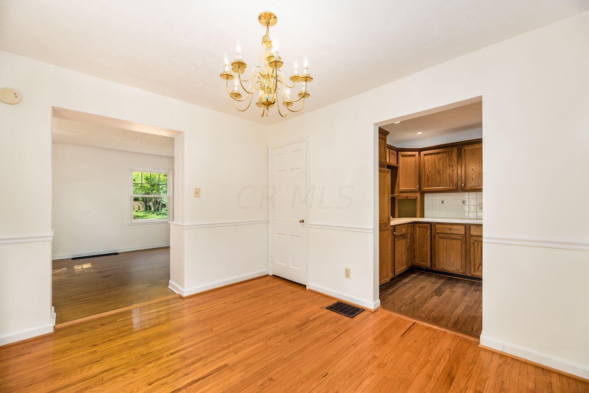 2247 Ridgeview Road Upper Arlington, OH 43221 - Photo 8 of 46