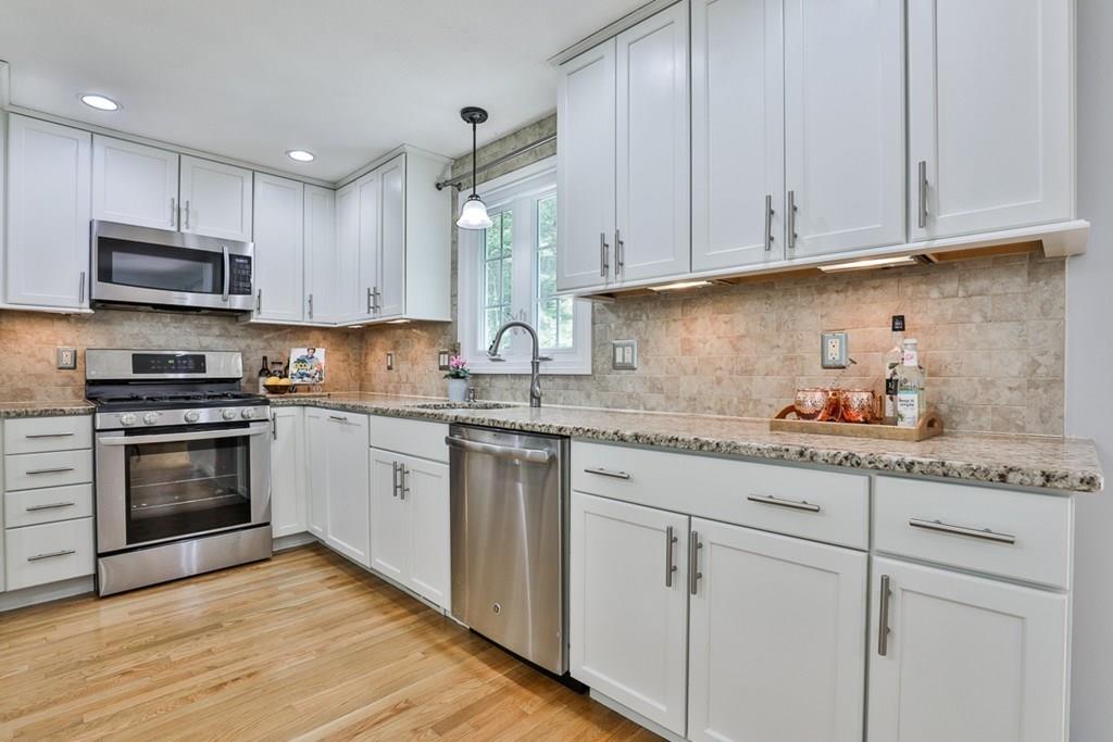3 Pennock Road Chelmsford, MA 01824 - Photo 9 of 39