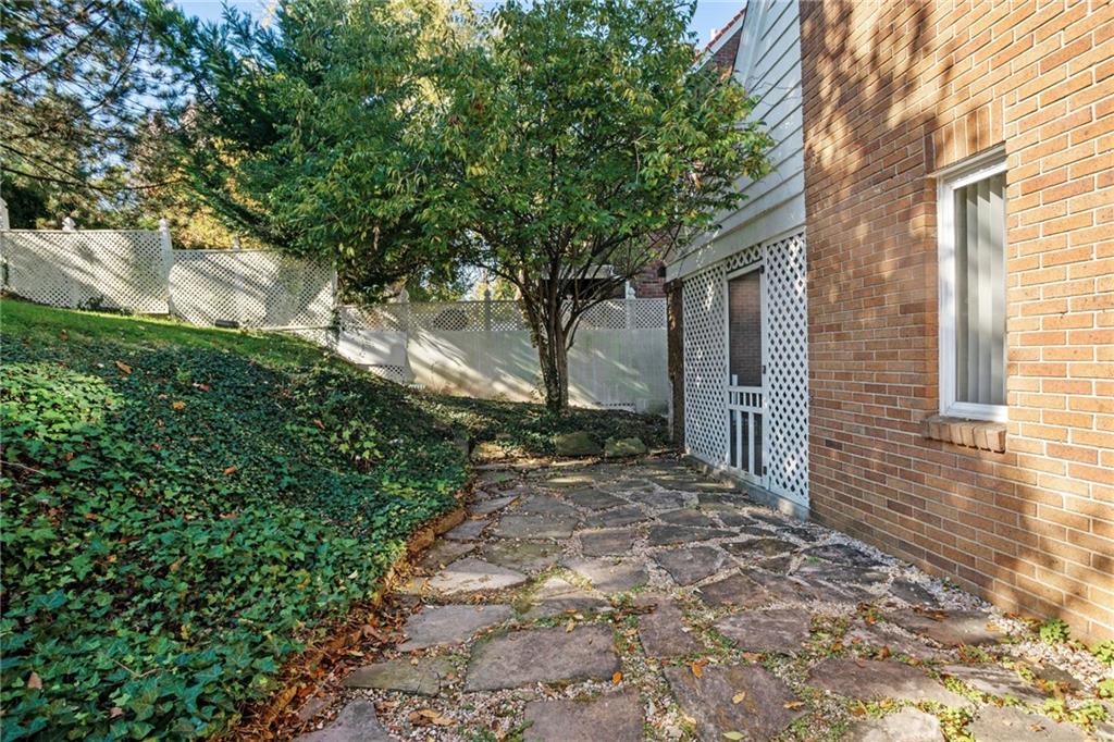 649 Beverly Road Pittsburgh, PA 15243 - Photo 17 of 24 Gallery Image 17