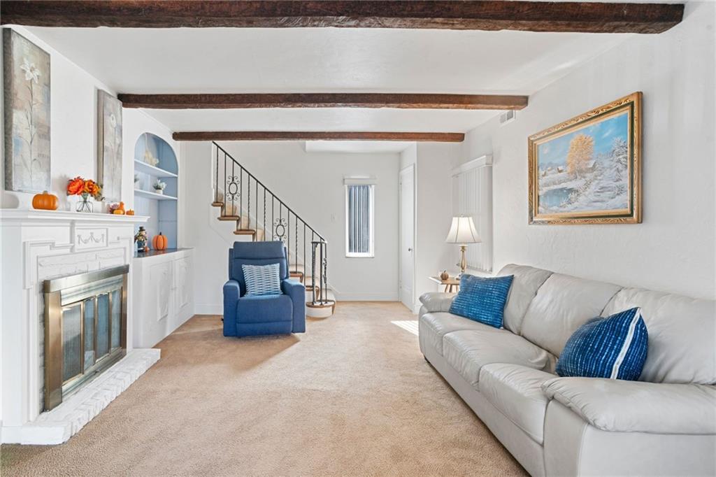 649 Beverly Road Pittsburgh, PA 15243 - Photo 2 of 24 Gallery Image 2