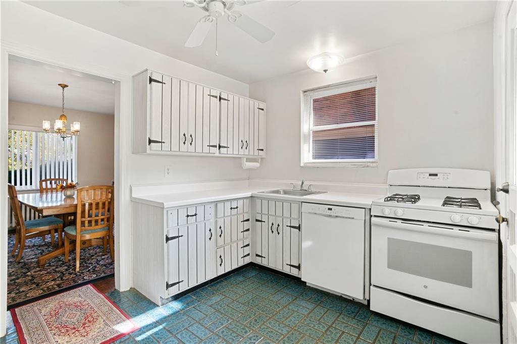 649 Beverly Road Pittsburgh, PA 15243 - Photo 7 of 24 Gallery Image 7