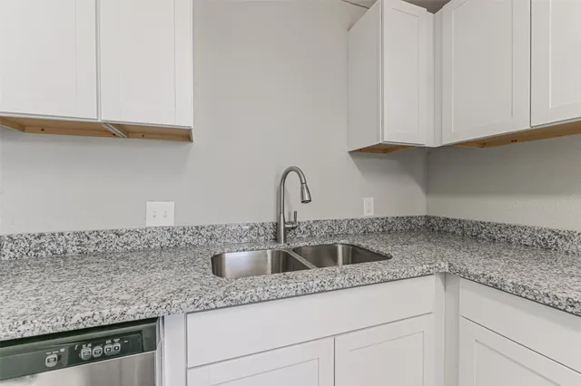 $1,600 | 510 South Utah Street, La Porte, TX 77571