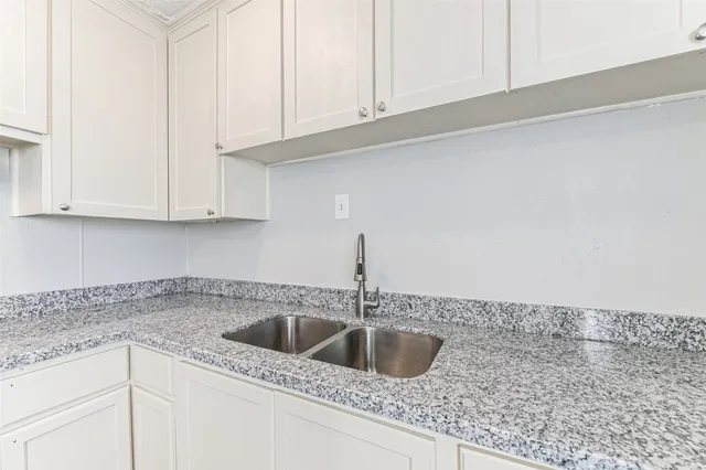 $1,600 | 510 South Utah Street, La Porte, TX 77571