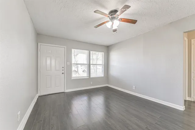 $1,600 | 510 South Utah Street, La Porte, TX 77571