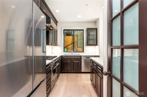 $6,000 | 21 West Comstock Street, Unit 102, Seattle, WA 98119