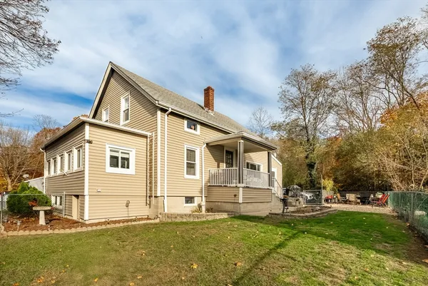 a front view of house with yard